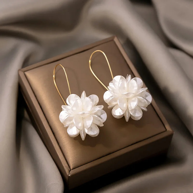 ZAKOL Shell Dangle Earrings
