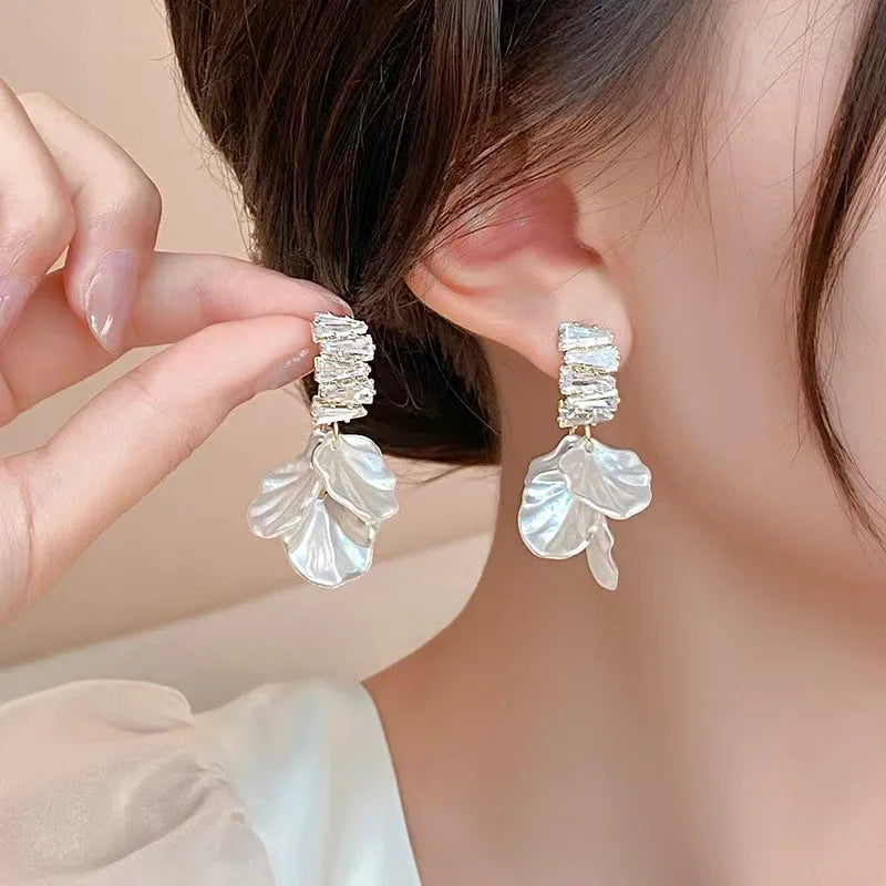 ZAKOL Shell Dangle Earrings